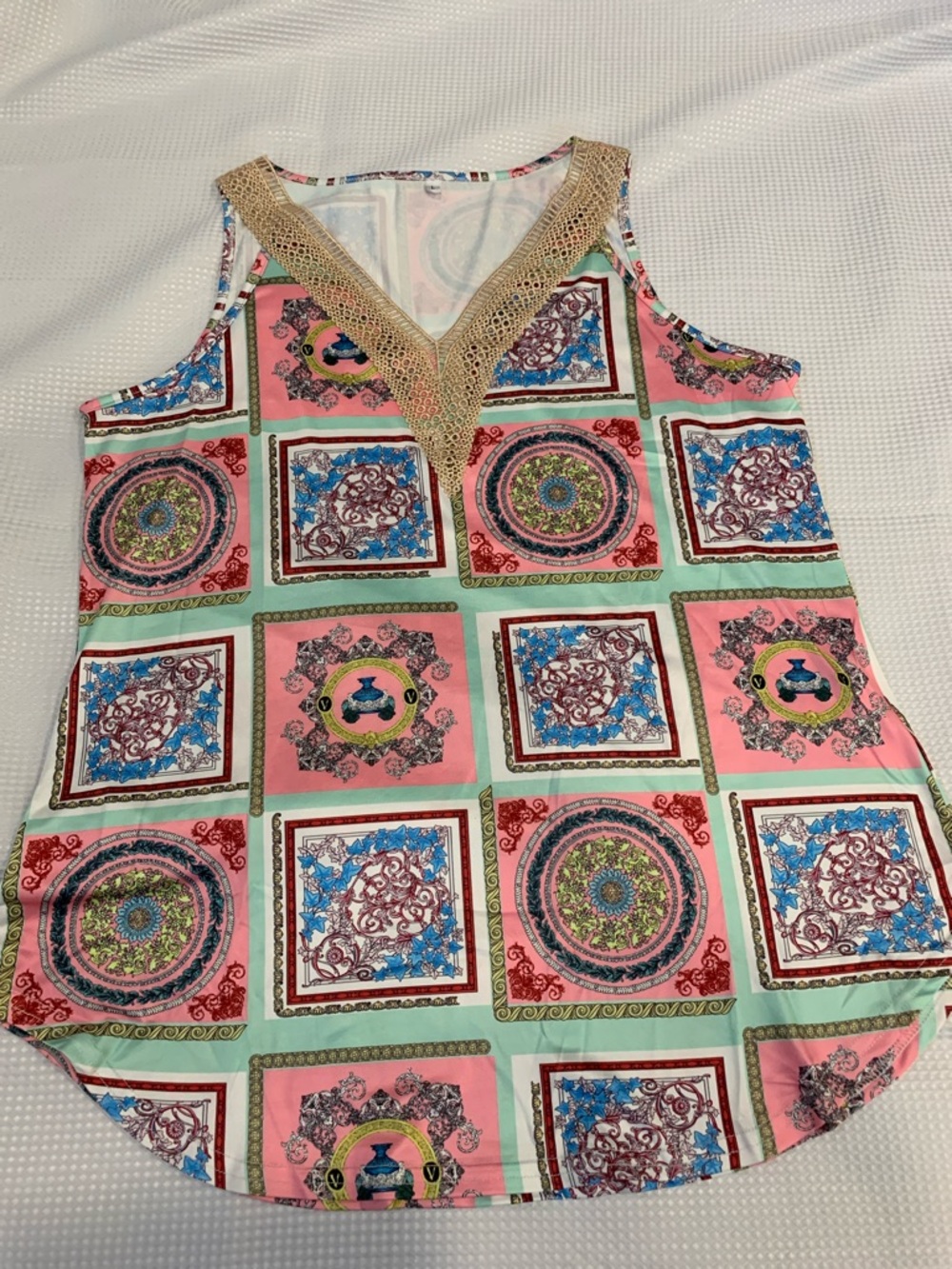 Sleeveless V-Neck Mosaic Print Tank Top in Pink and Mint